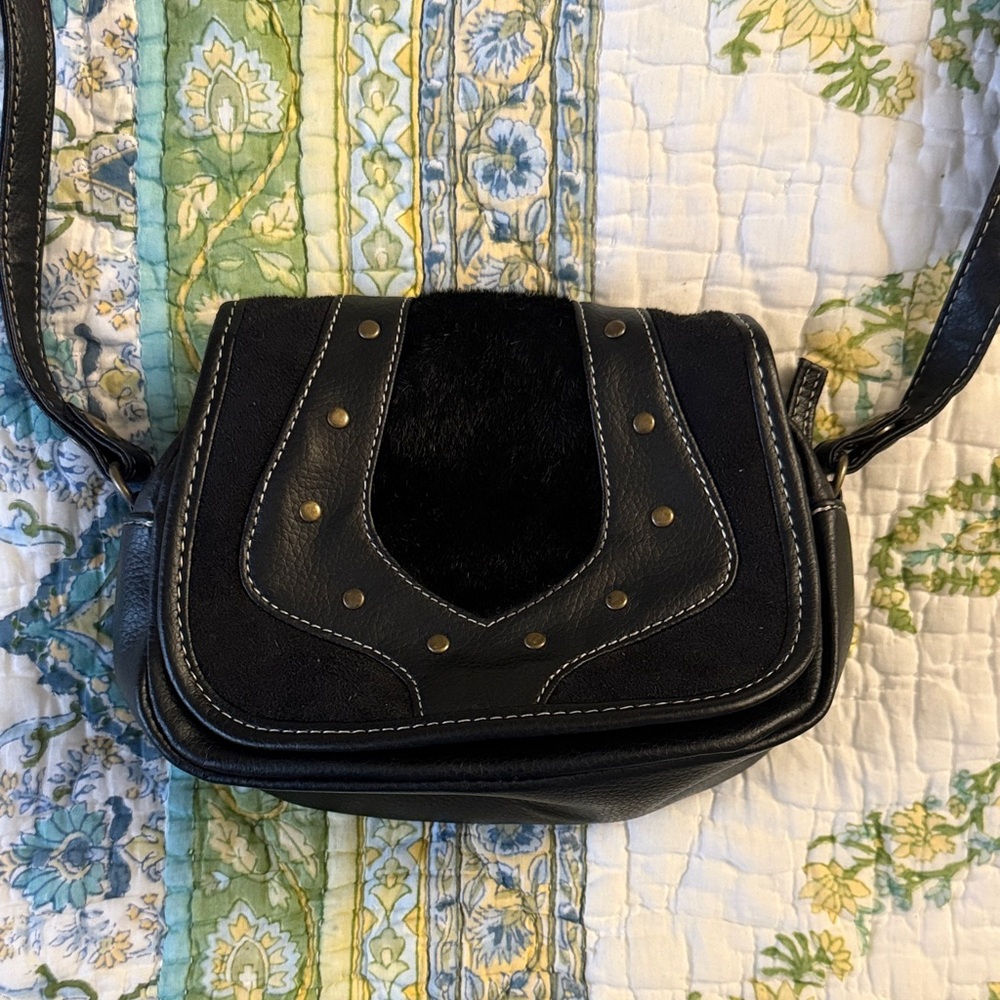 Stylish Cowgirl Black Leather Shoulder Bag - Picture 2 of 6